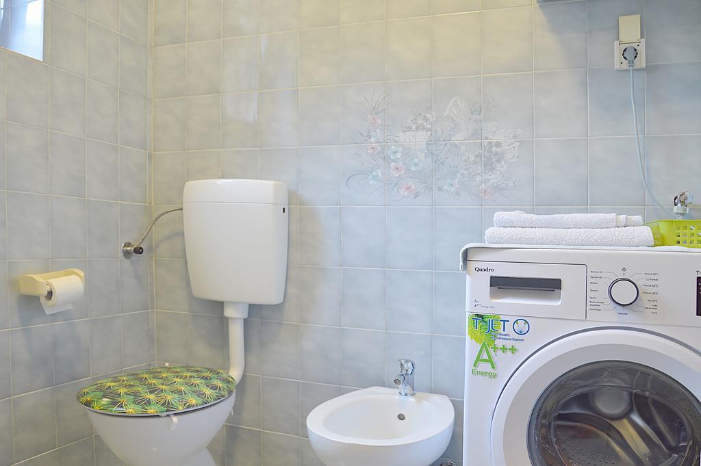 Giardino Apartment Umag Exterior photo
