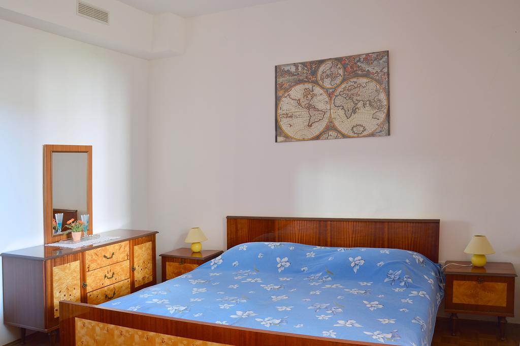 Giardino Apartment Umag Exterior photo